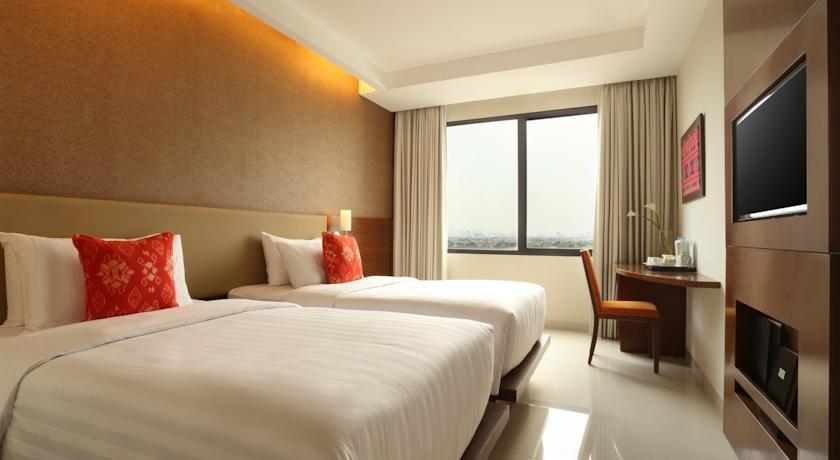 โรงแรมซานติกา พรีเมียร์ บินทาโร เซอร์ปง ภายนอก รูปภาพ