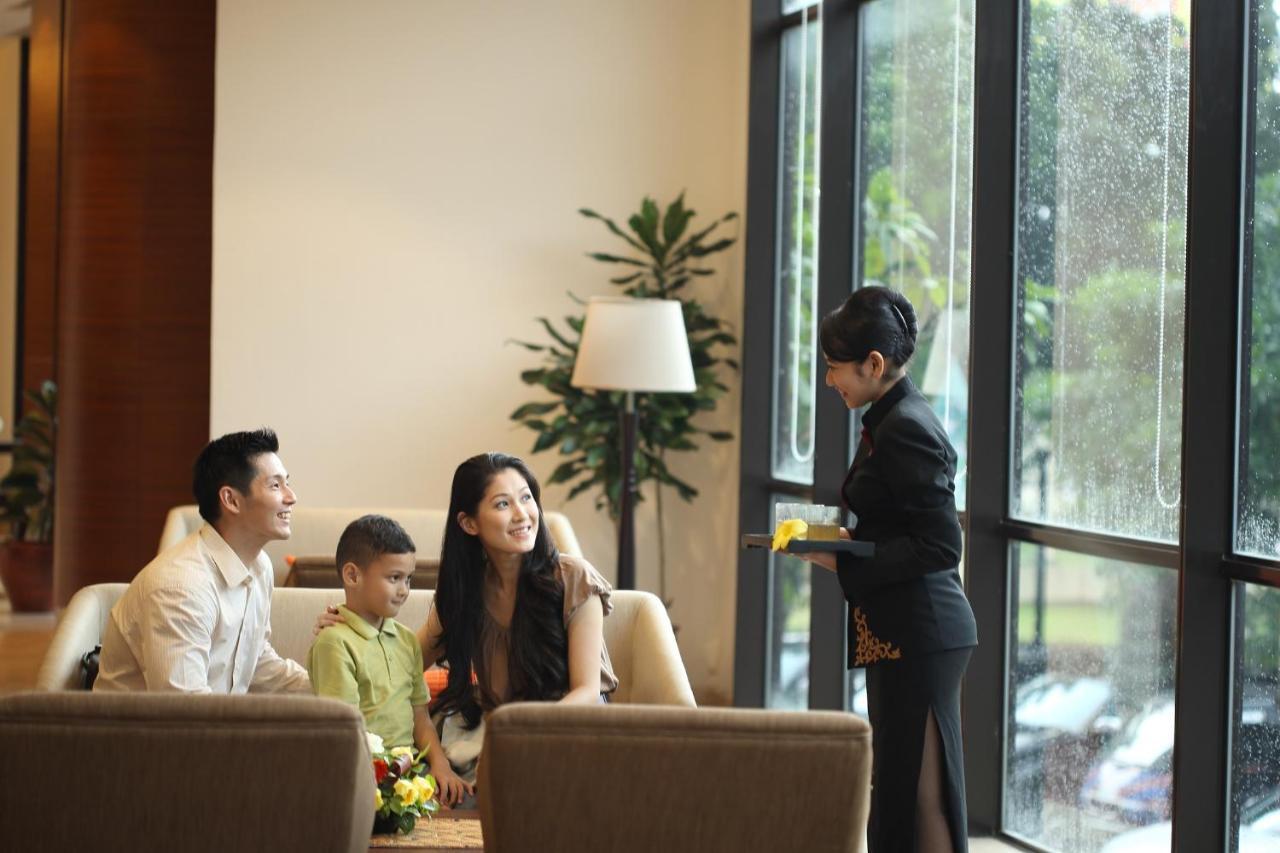 โรงแรมซานติกา พรีเมียร์ บินทาโร เซอร์ปง ภายนอก รูปภาพ