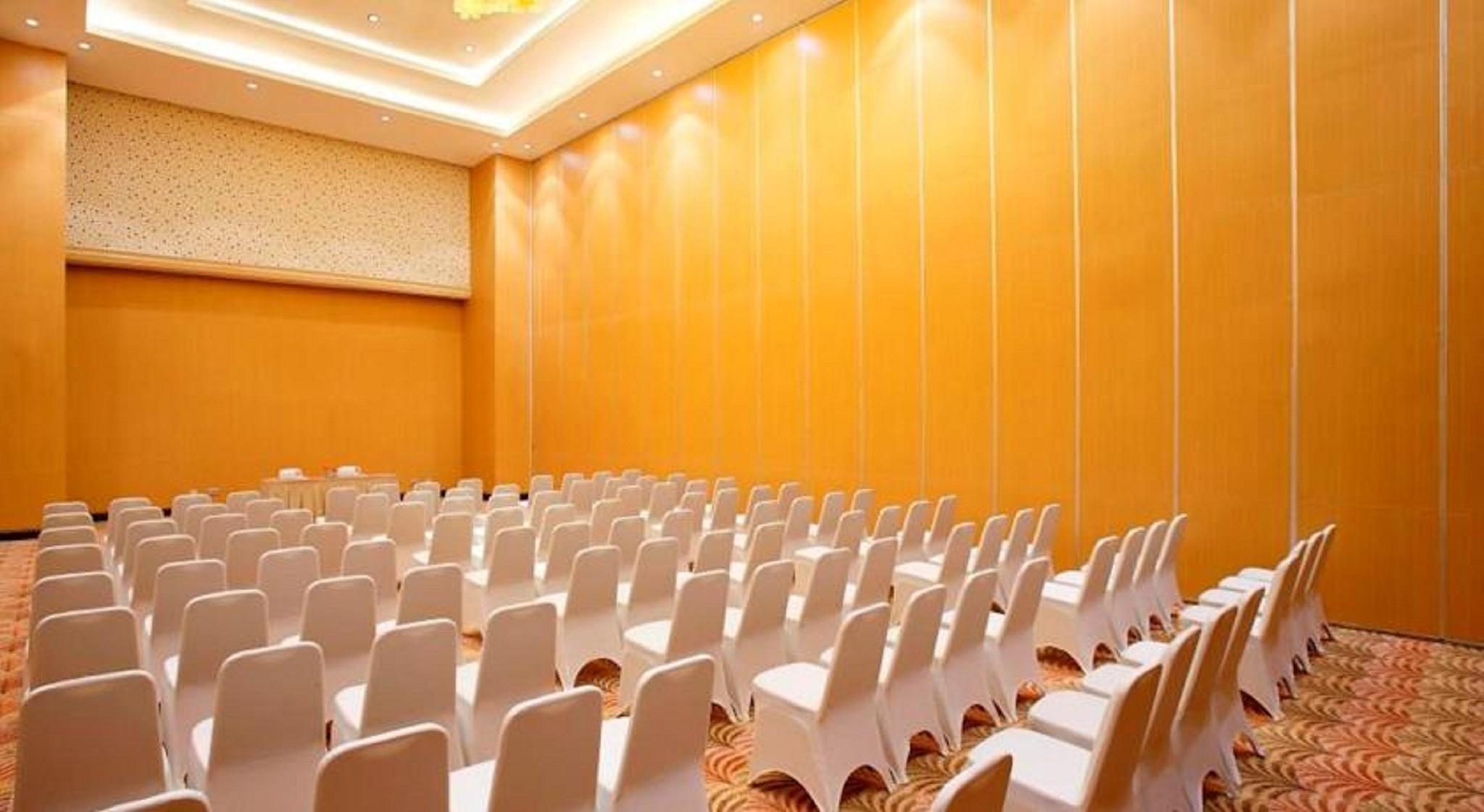 โรงแรมซานติกา พรีเมียร์ บินทาโร เซอร์ปง ภายนอก รูปภาพ