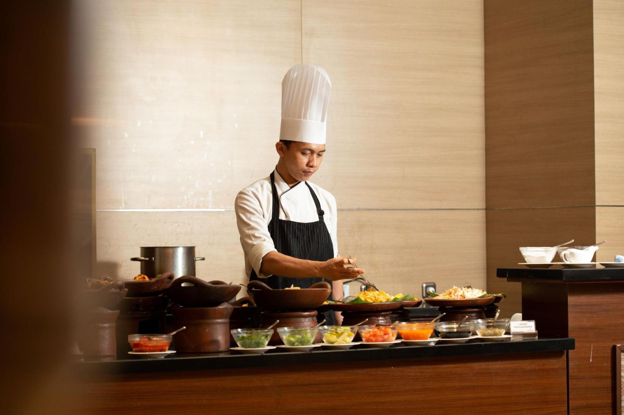 โรงแรมซานติกา พรีเมียร์ บินทาโร เซอร์ปง ภายนอก รูปภาพ