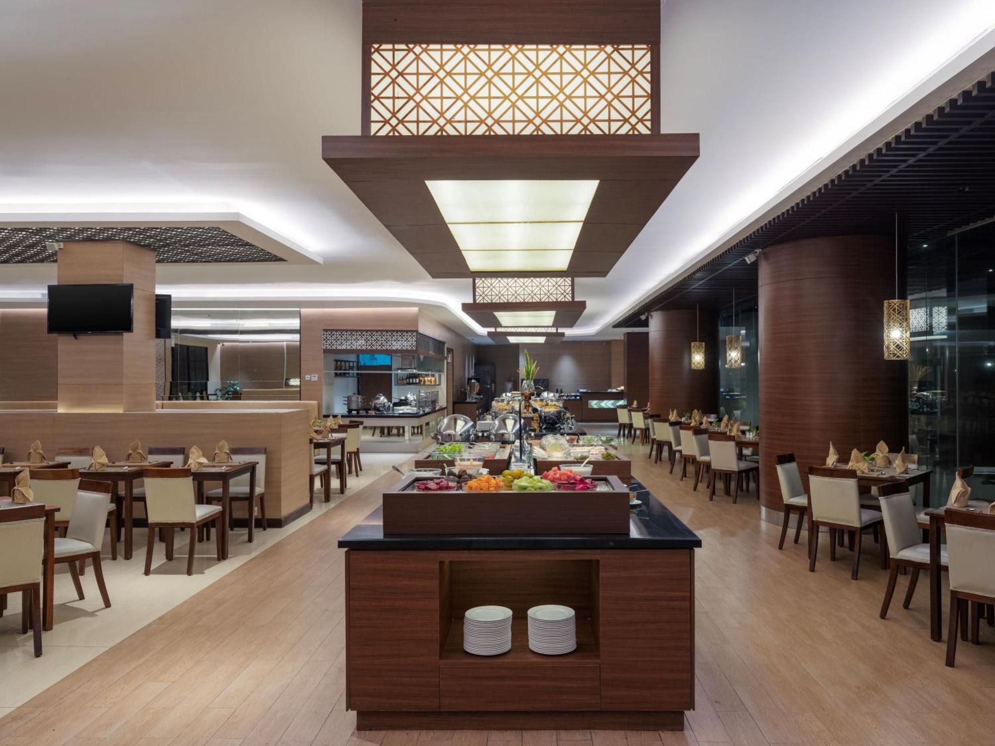 โรงแรมซานติกา พรีเมียร์ บินทาโร เซอร์ปง ภายนอก รูปภาพ